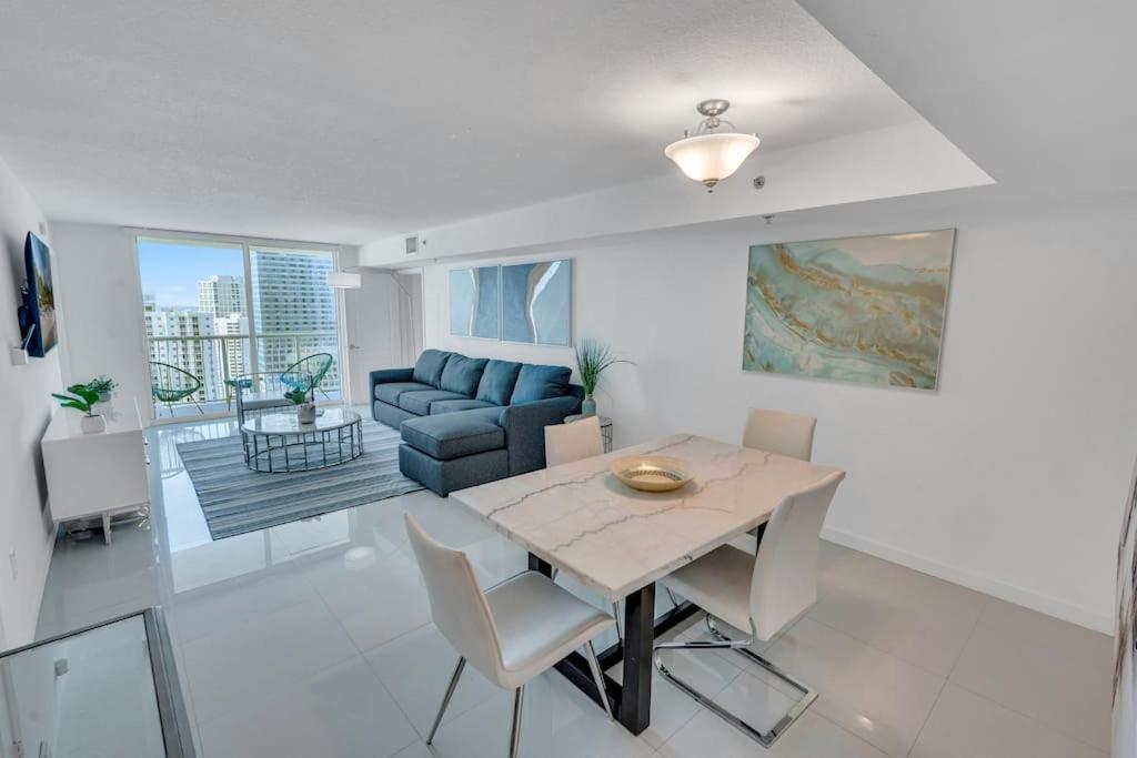 Luxurious Private Unit With Parking Lejlighed Miami Eksteriør billede